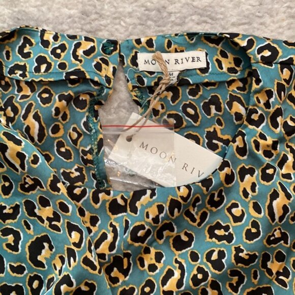 Moon River blouse - Picture 2 of 5